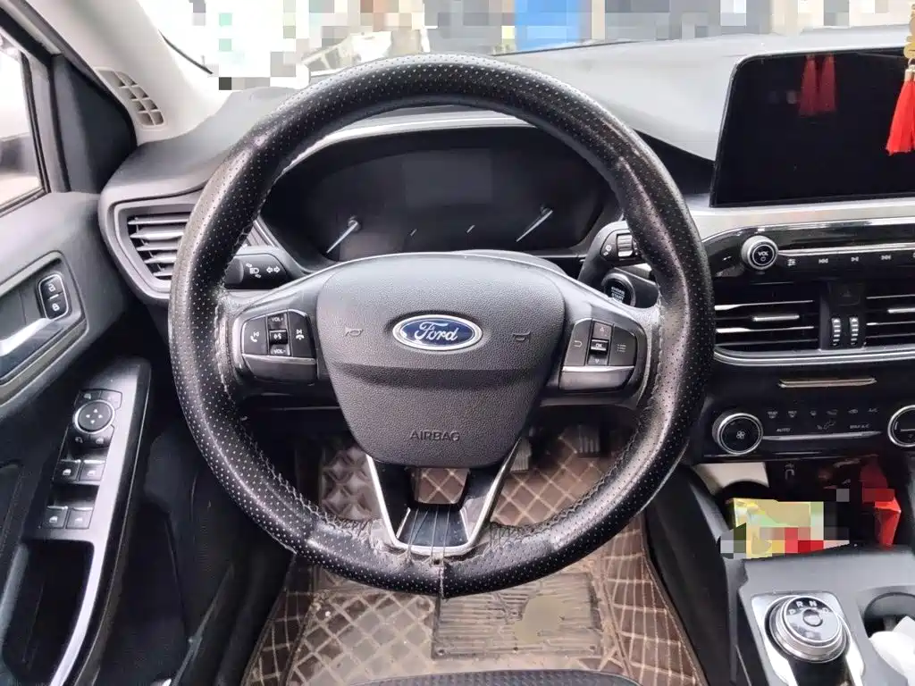 Ford Focus — миниатюра 6
