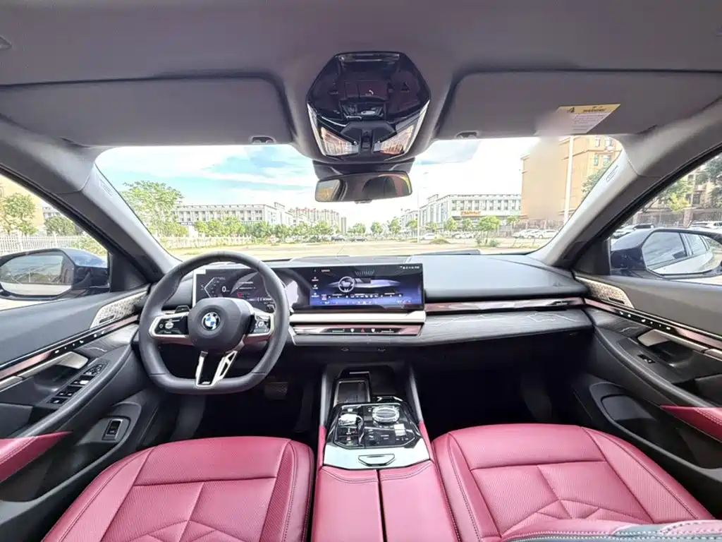 BMW 5 Series — миниатюра 13