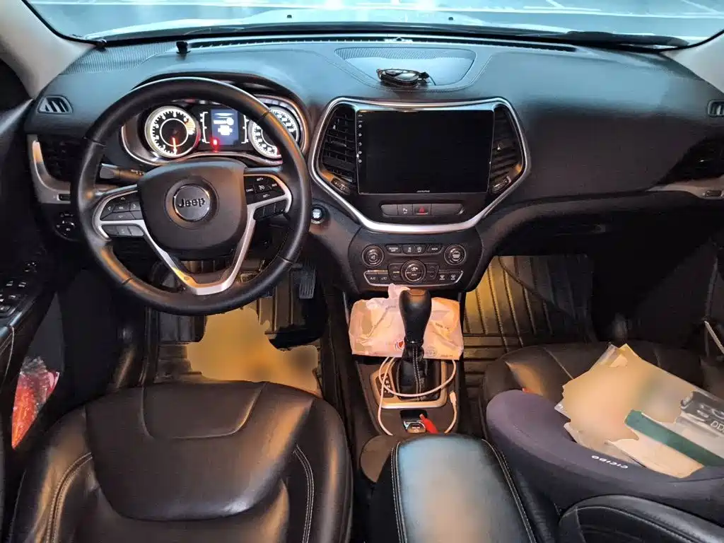 Jeep Cherokee — миниатюра 10