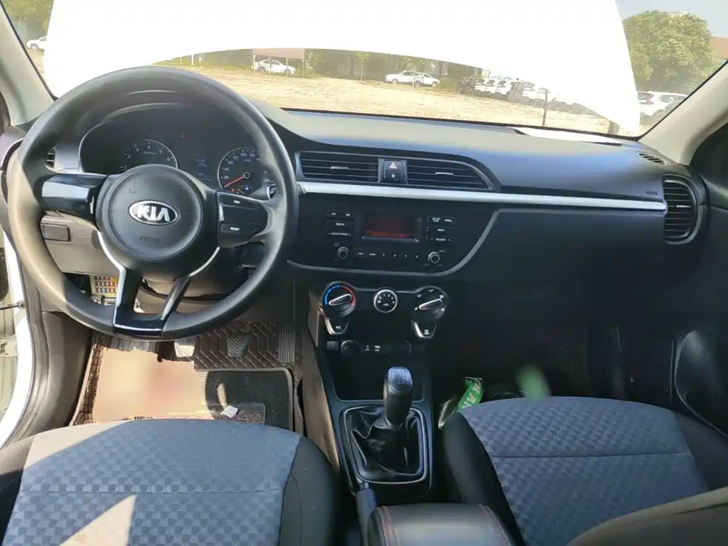 Kia K2 — миниатюра 10