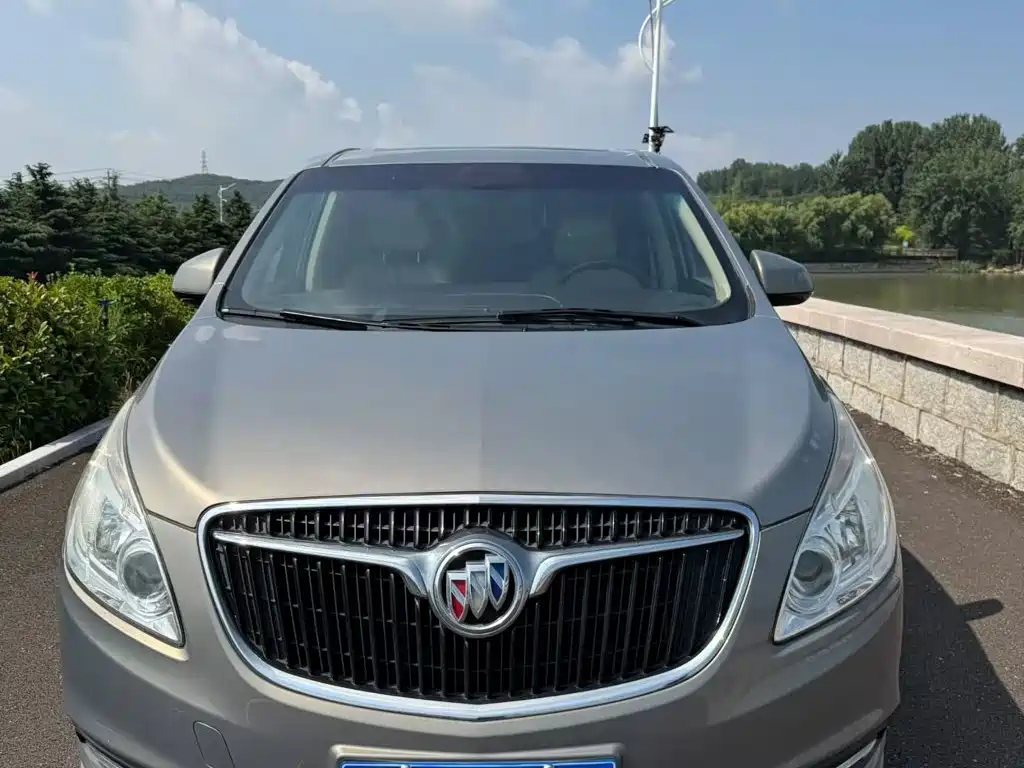 Buick GL8 — миниатюра 2