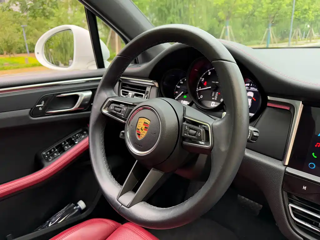 Porsche Macan — миниатюра 14