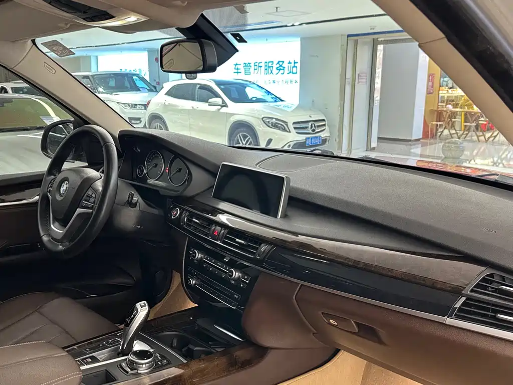BMW X5 (Import) — миниатюра 12