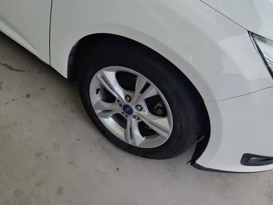 Ford Focus — миниатюра 6