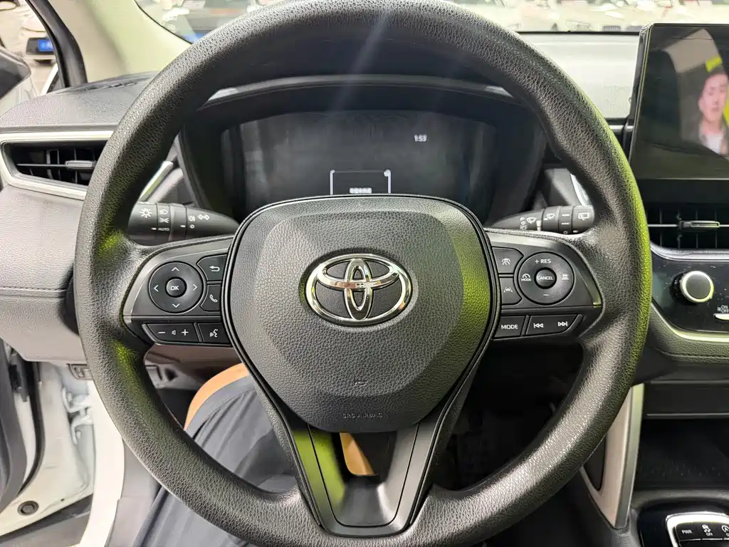 Toyota Corolla Cross — миниатюра 16
