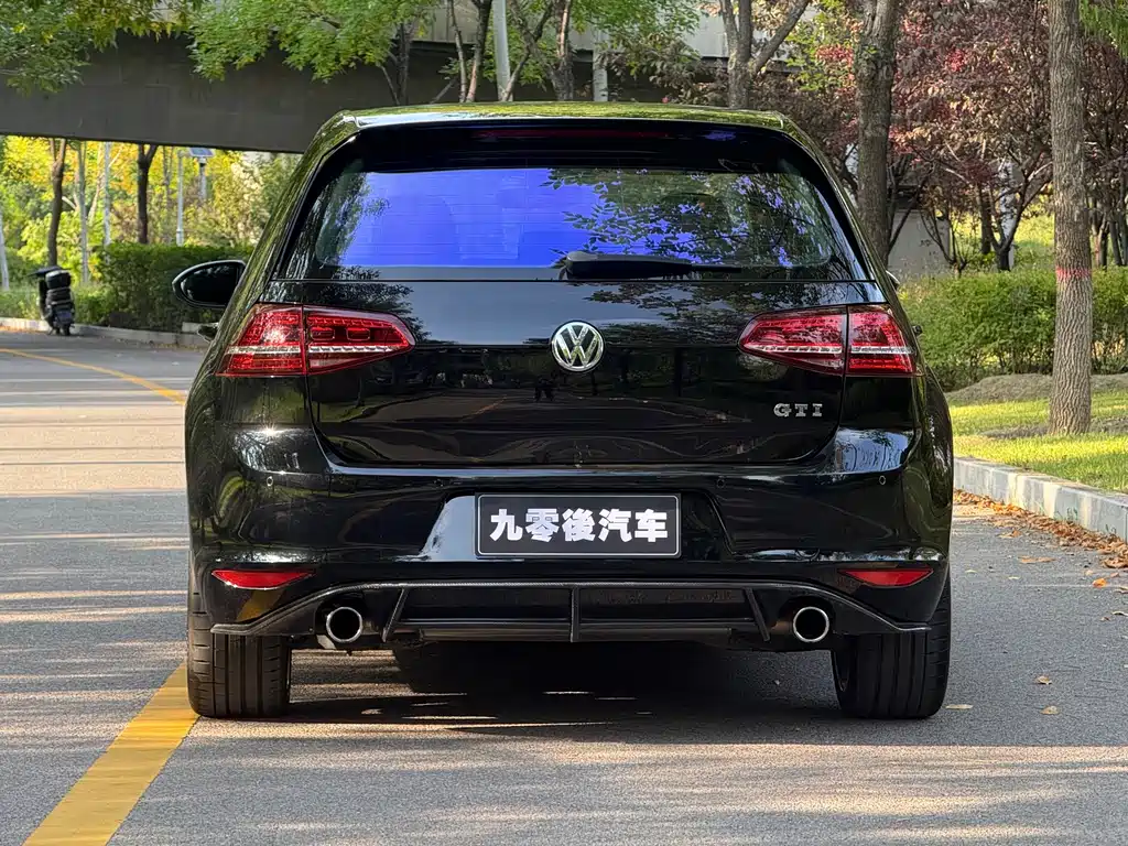 Volkswagen Golf GTI — миниатюра 12