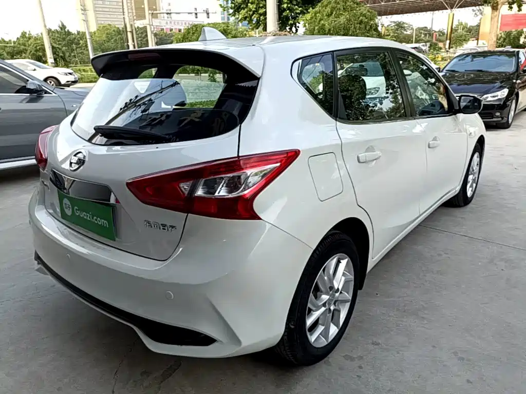 Nissan Tiida 2021 1.6L CVT