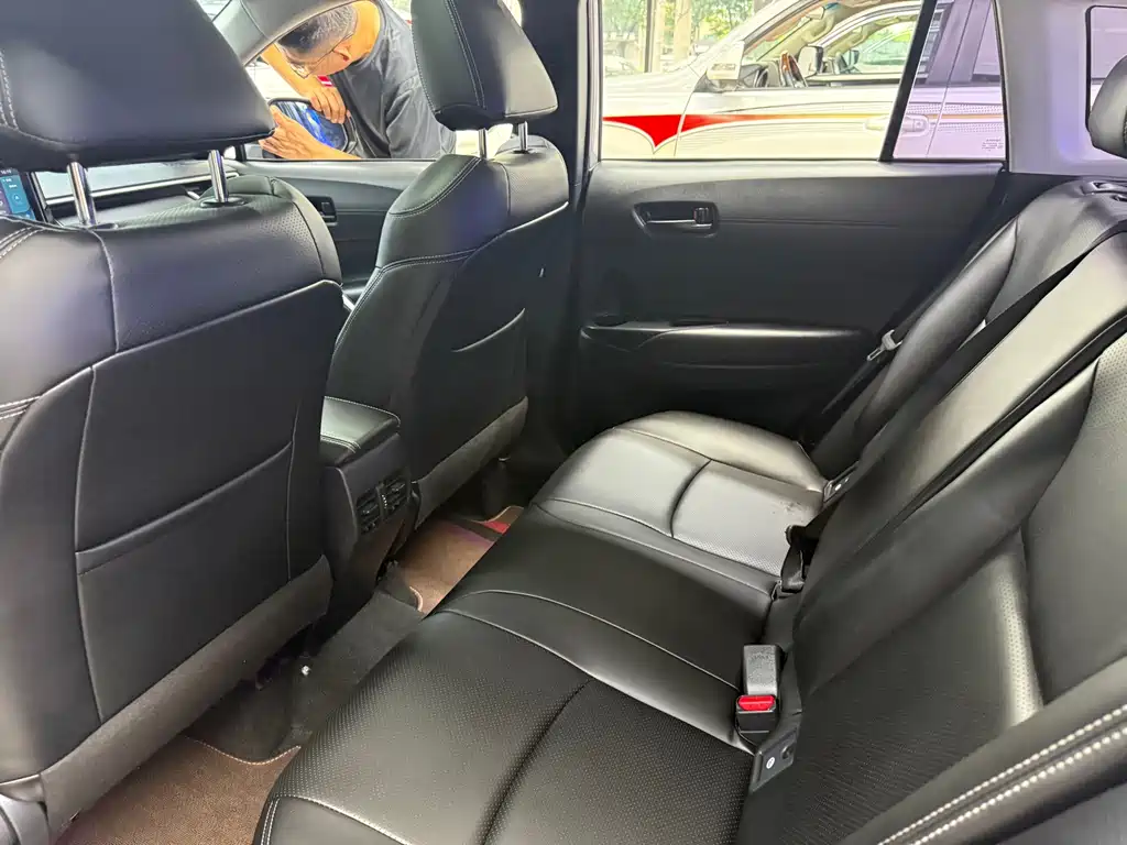 Toyota Corolla Cross — миниатюра 17