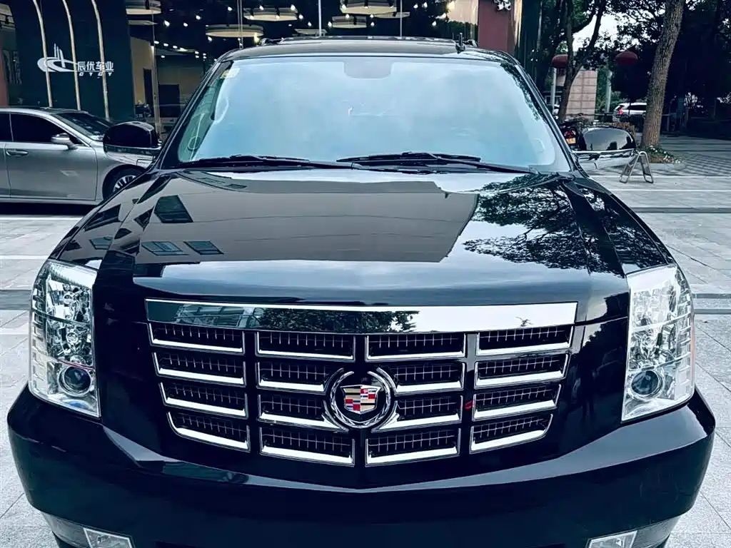 Cadillac Escalade — миниатюра 6