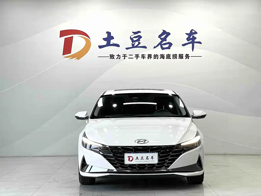 Hyundai Elantra 2022 240TGDi DCT LUX Luxury
