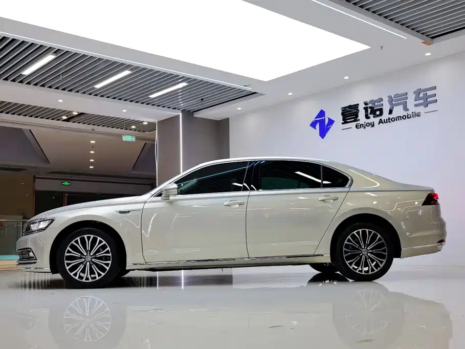 Volkswagen Phideon — миниатюра 3