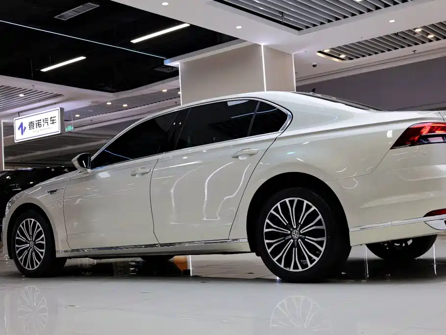 Volkswagen Phideon — миниатюра 12