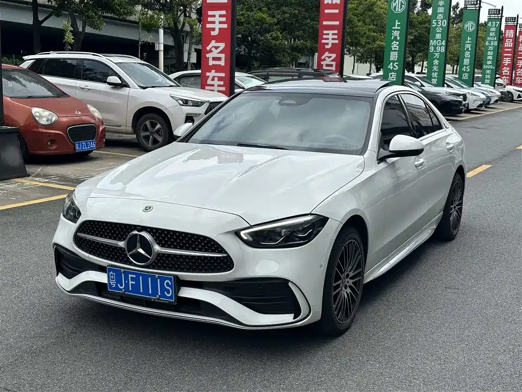 Mercedes-Benz C-Class 2024