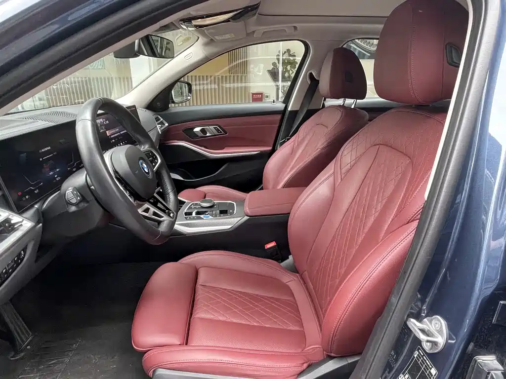 BMW i3 2024 eDrive 40 L Sport