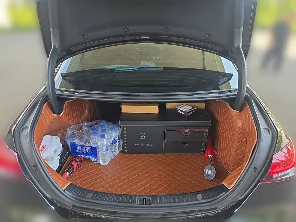 Mercedes-Benz E-Class — миниатюра 16