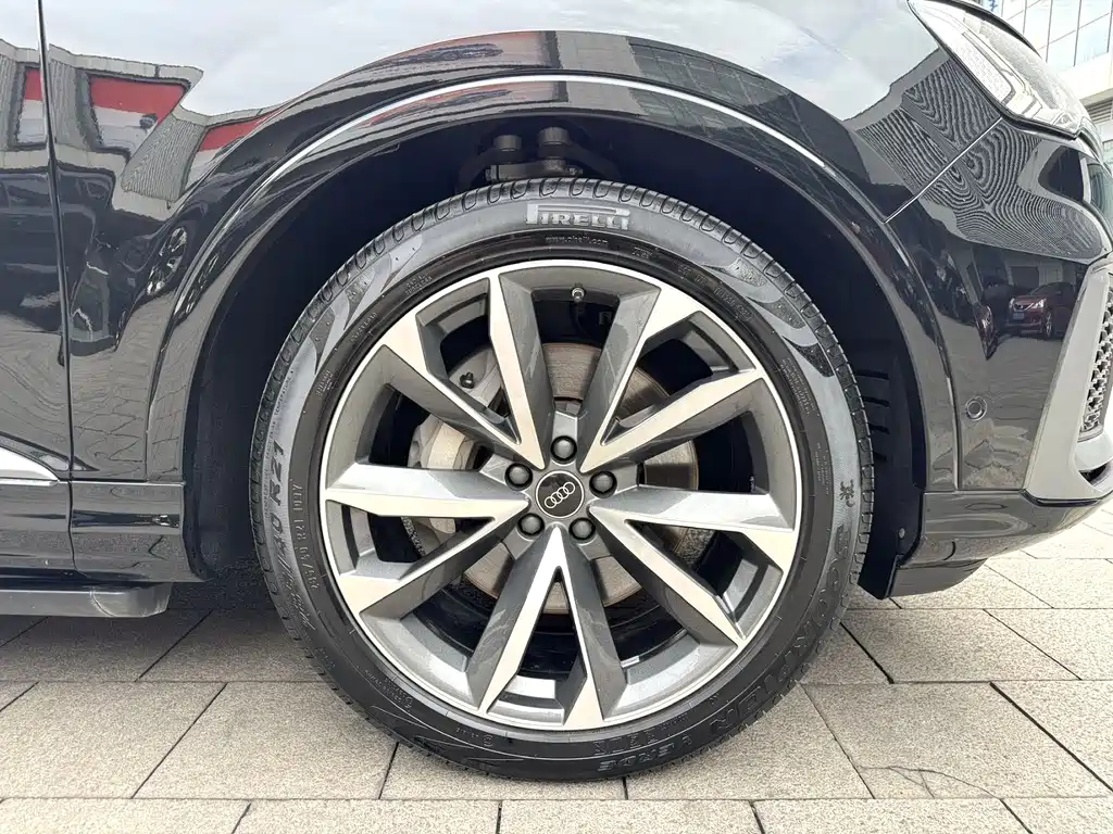 Audi Q7 2023 55 TFSI quattro S line Sport