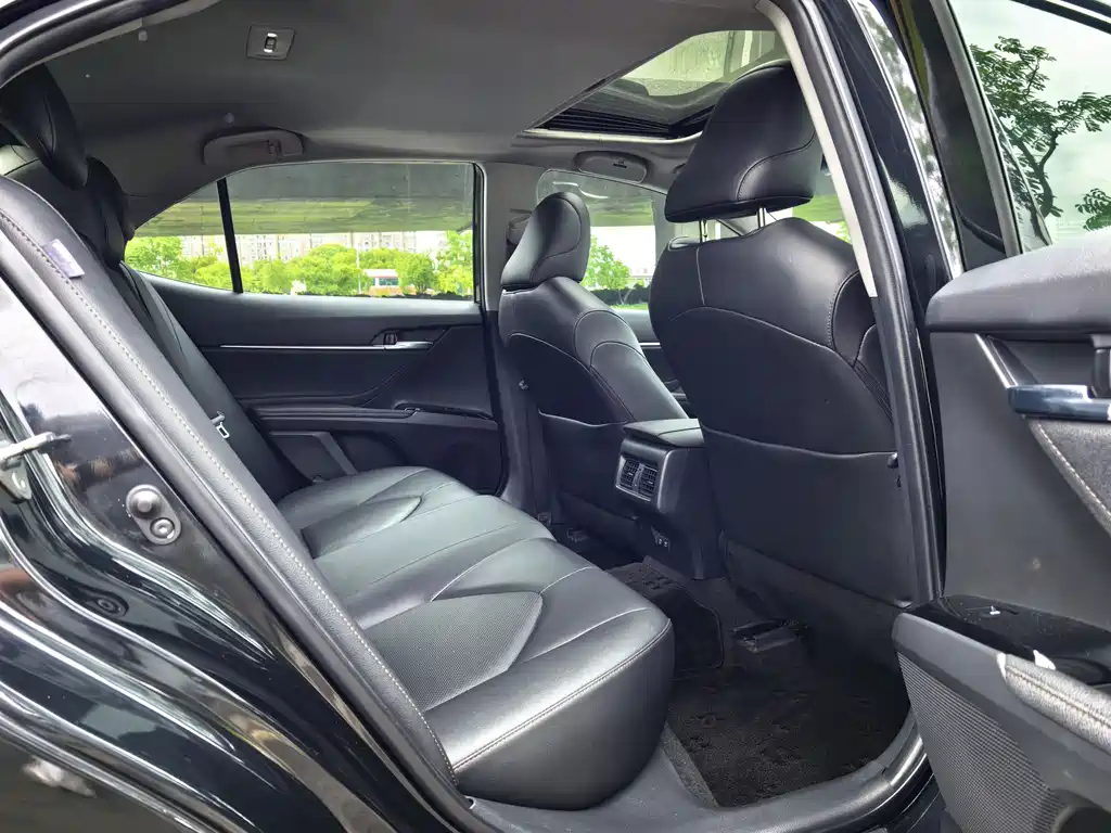 Toyota Camry 2019 2.0G Luxury V