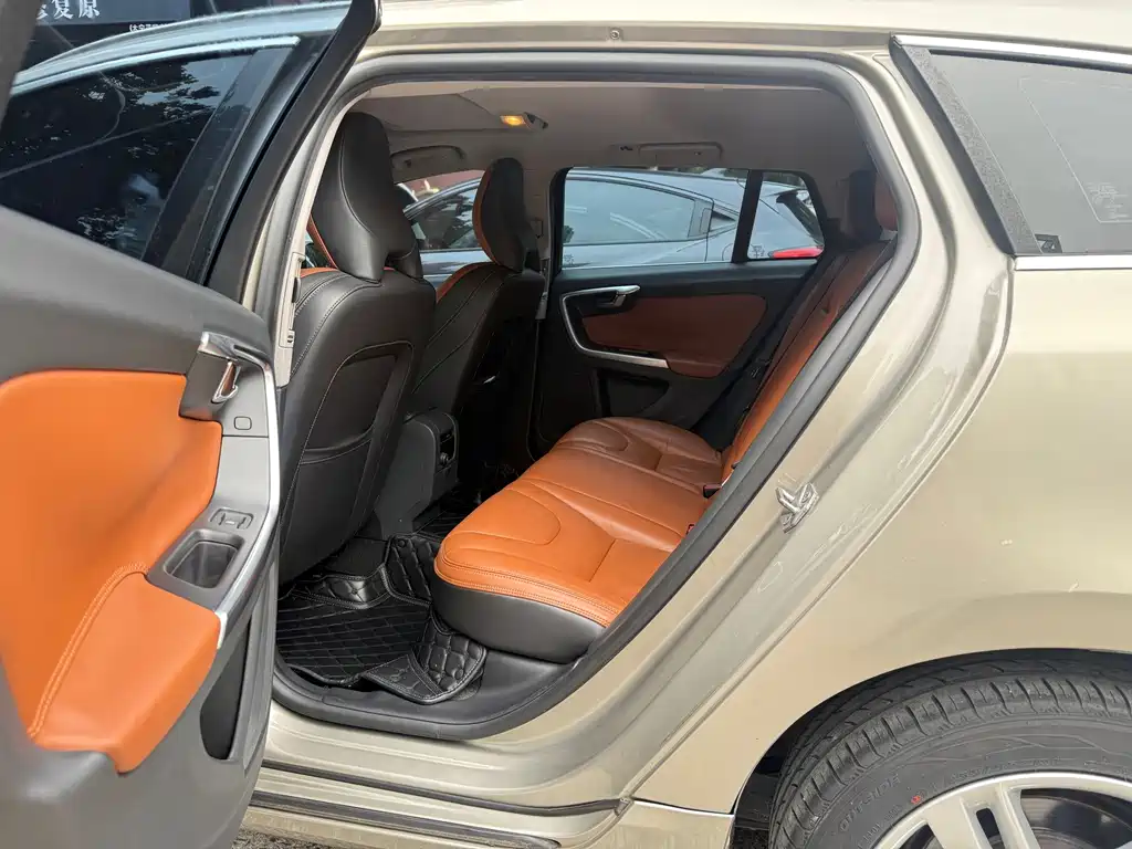 Volvo V60 — миниатюра 8
