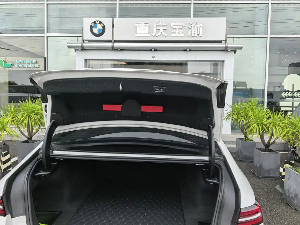 BMW i5 — миниатюра 18