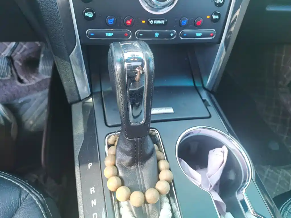 Ford Explorer (Import) — миниатюра 7