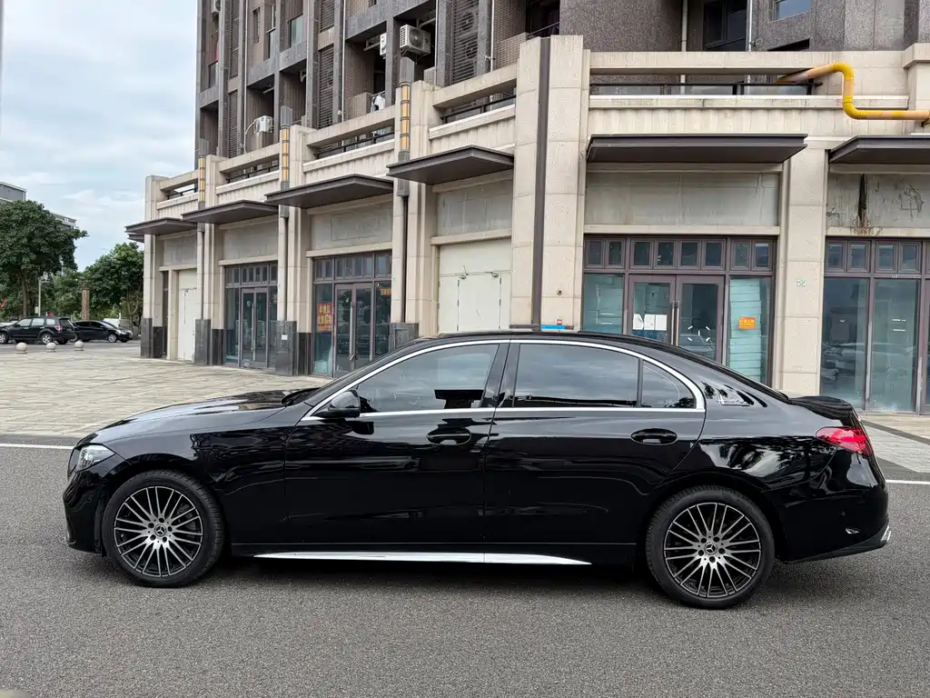 Mercedes-Benz C-Class — миниатюра 10