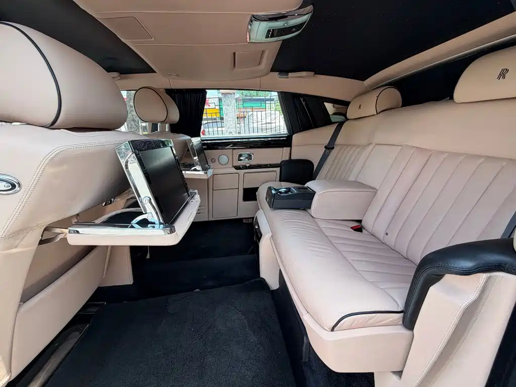 Rolls-Royce Phantom — миниатюра 6
