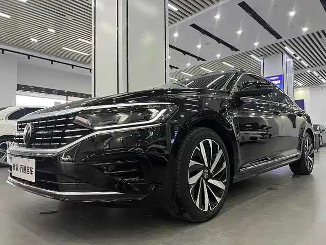 VOLKSWAGEN PASSAT 2022