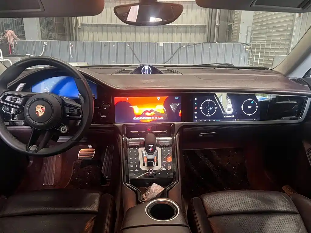 Porsche Panamera — миниатюра 5