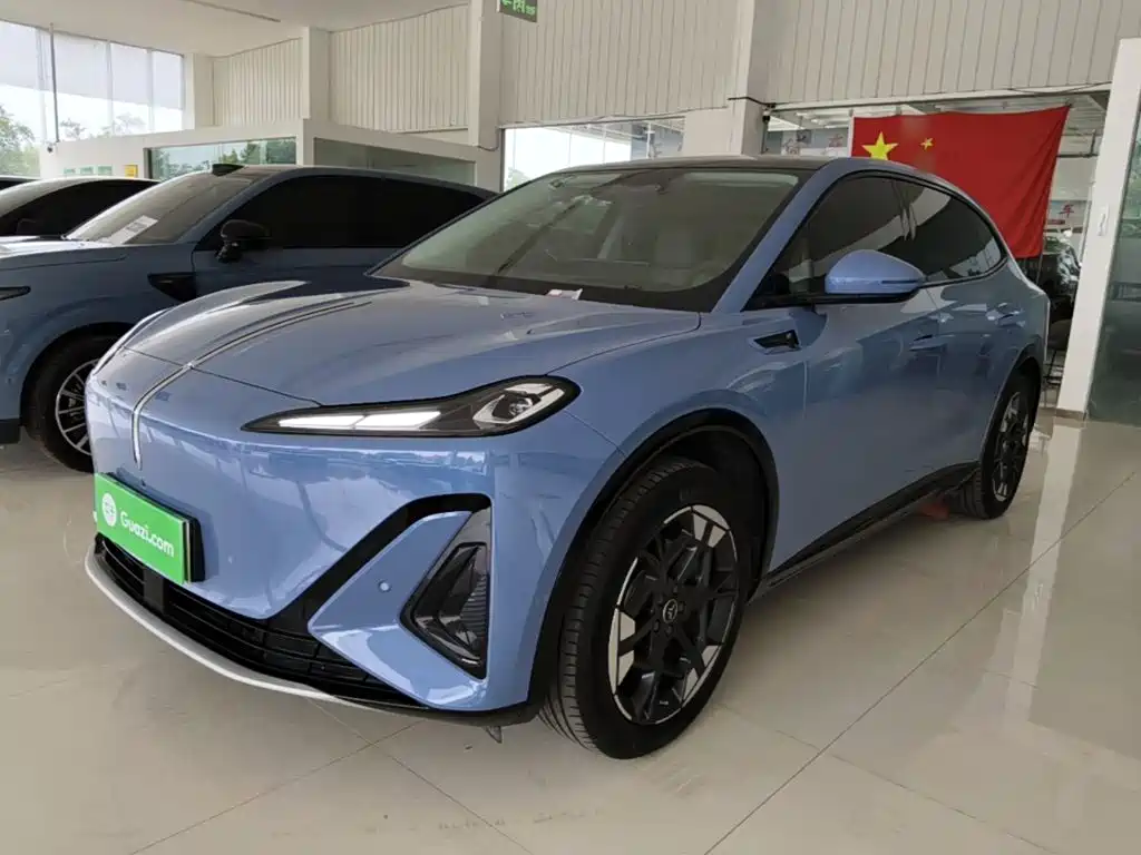 Hongqi Красный флаг Skyman 06 — миниатюра 2