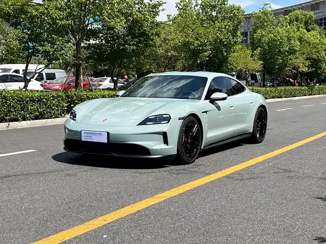 2024 Porsche Taycan