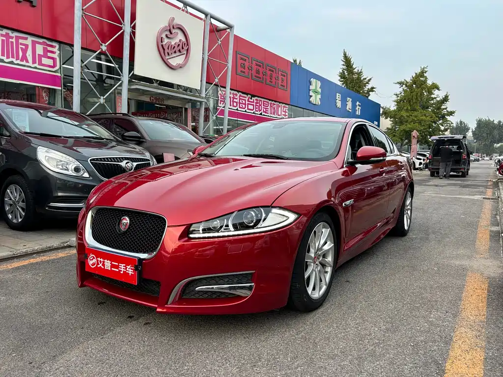 Jaguar XF