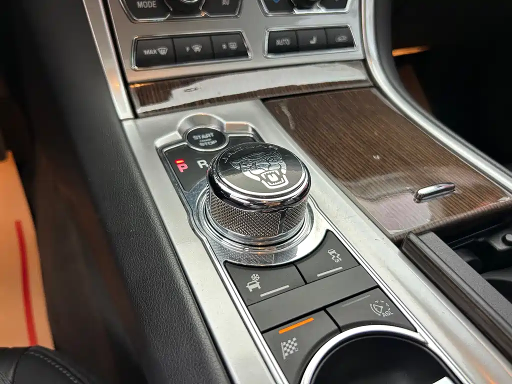 Jaguar XF — миниатюра 20