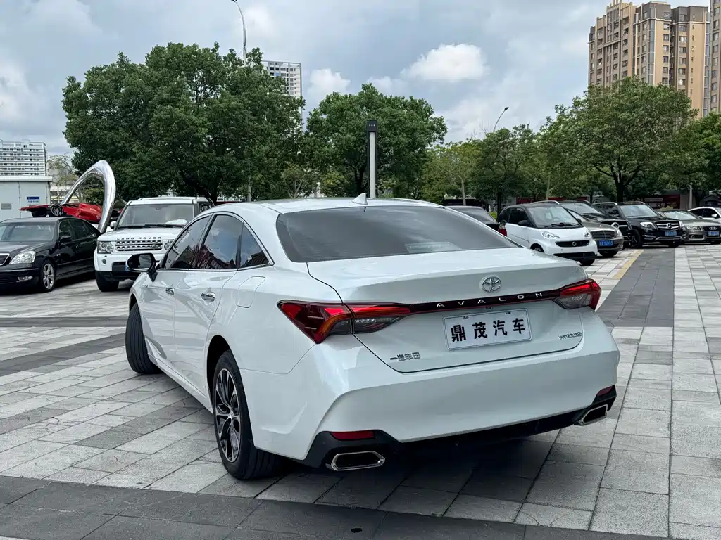 Toyota Avalon — миниатюра 8