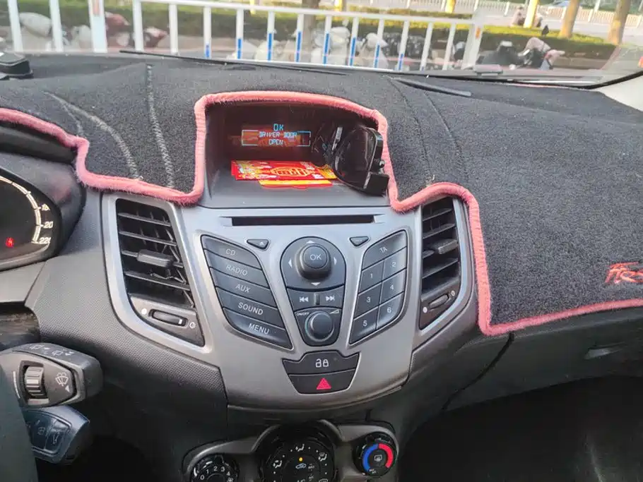 Ford Fiesta — миниатюра 13