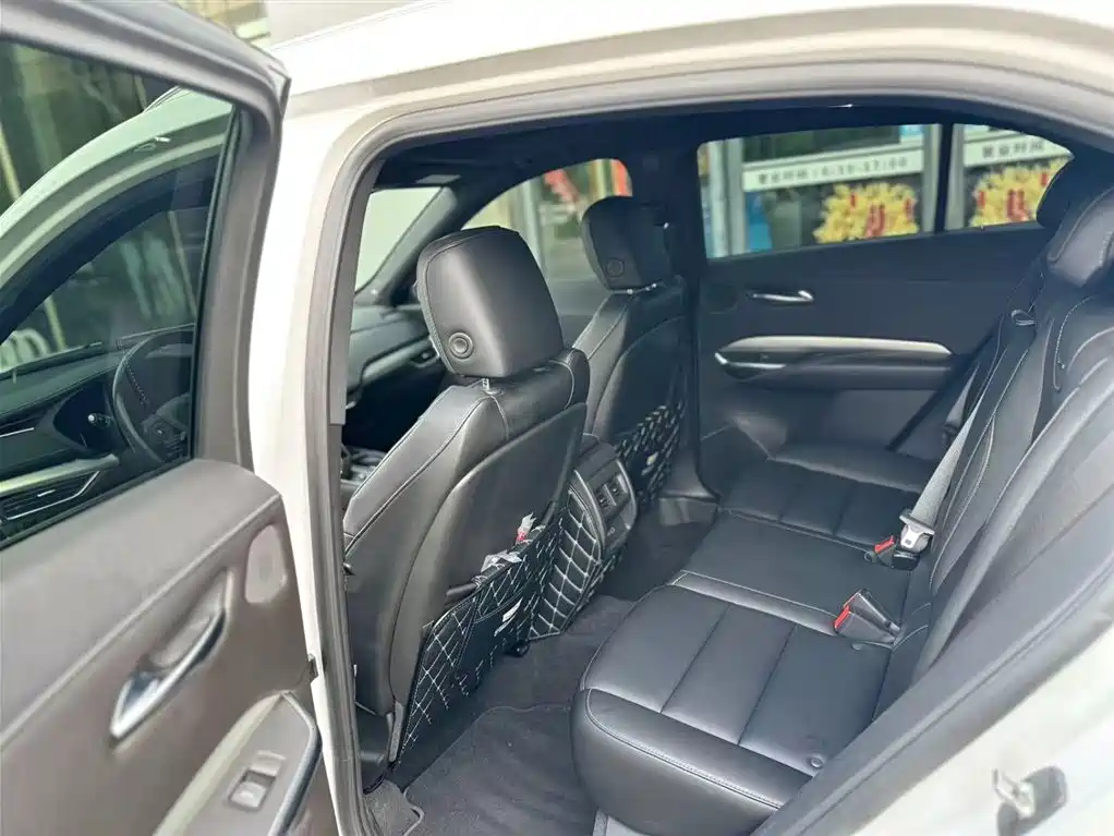 Cadillac XT4 2018 28T Lead