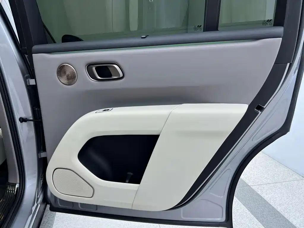 Li Auto Идеальный I8 — миниатюра 7
