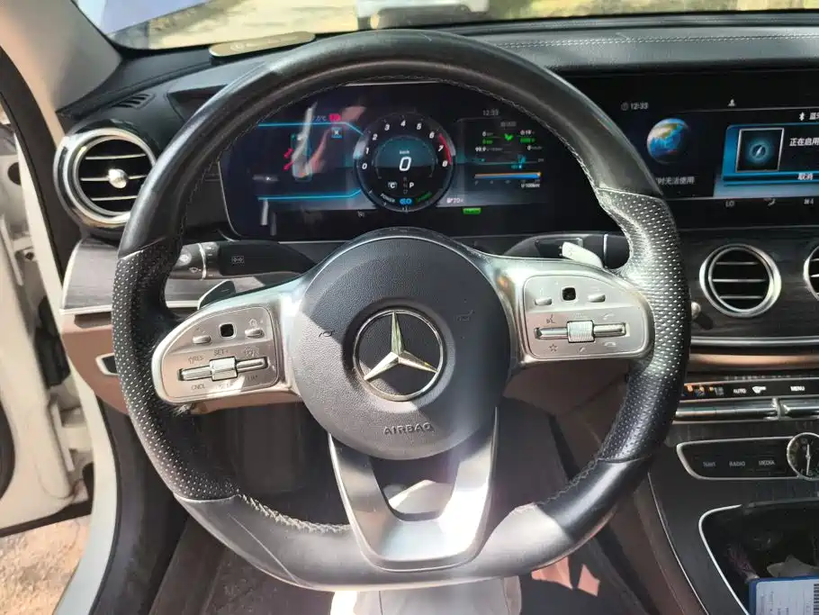 Mercedes-Benz E-Class — миниатюра 15