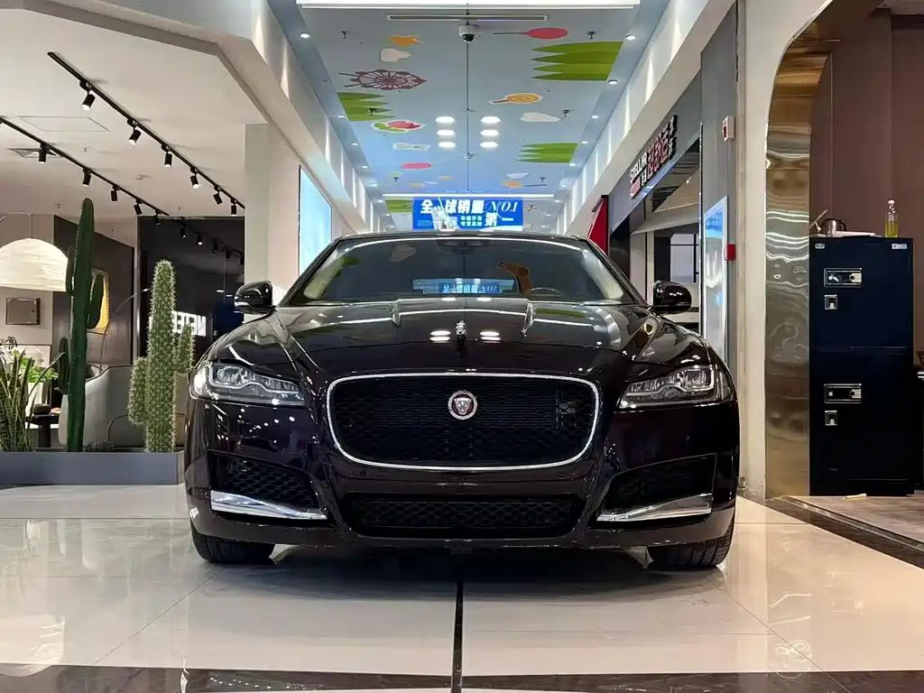 Купить Jaguar XFL