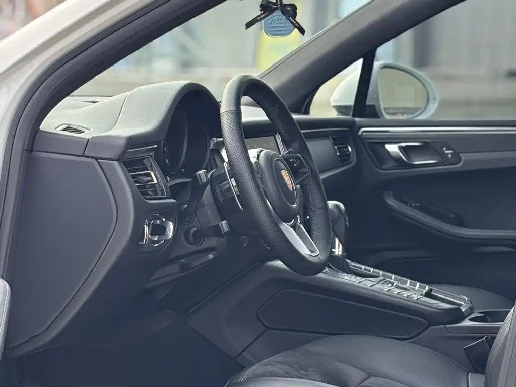 Porsche Macan — миниатюра 4