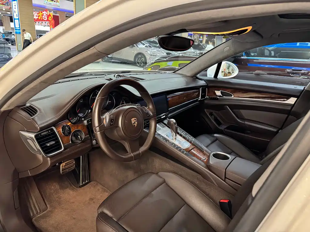 Porsche Panamera 2010 Panamera Turbo 4.8T