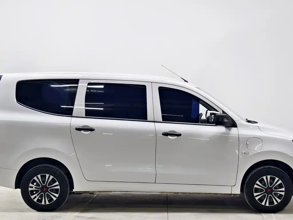 Wuling Hongguang EV — миниатюра 8