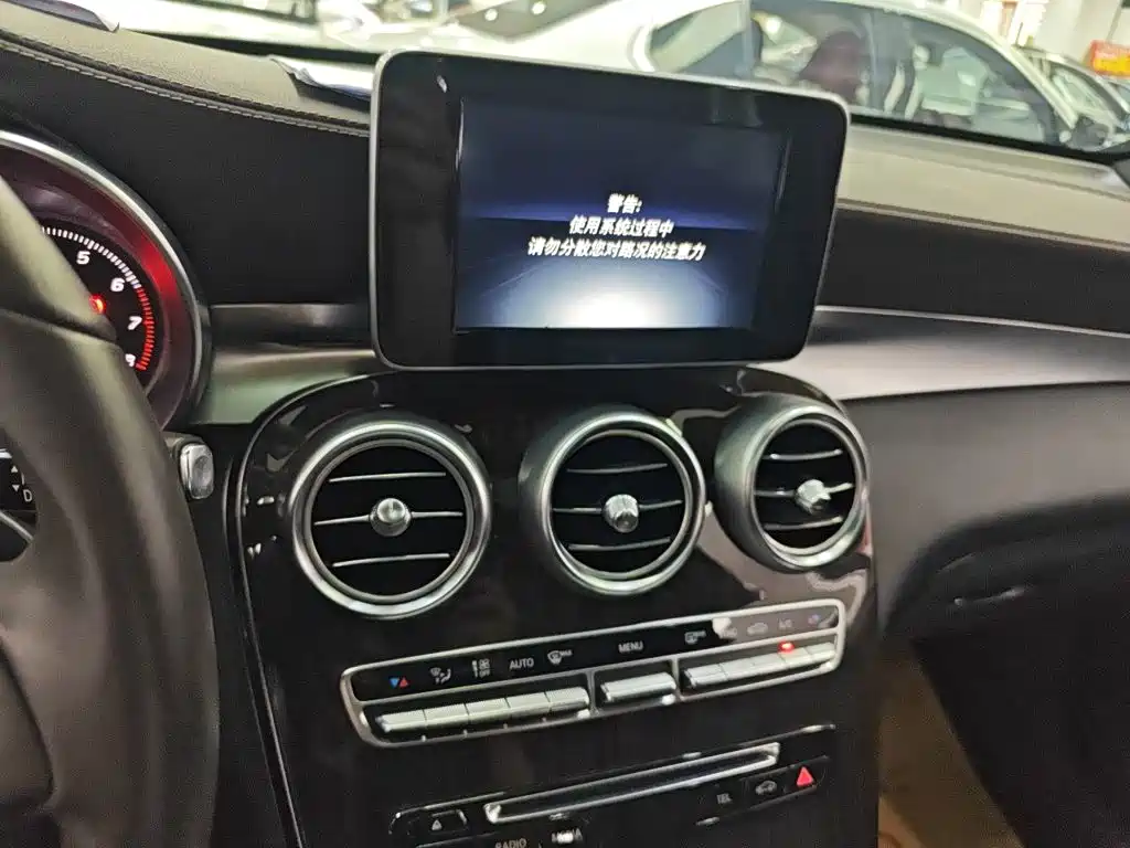 Mercedes-Benz GLC — миниатюра 16