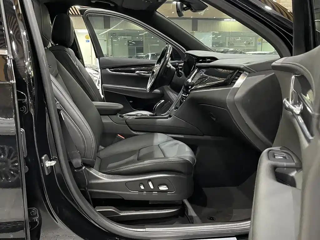 Cadillac XT6 — миниатюра 5