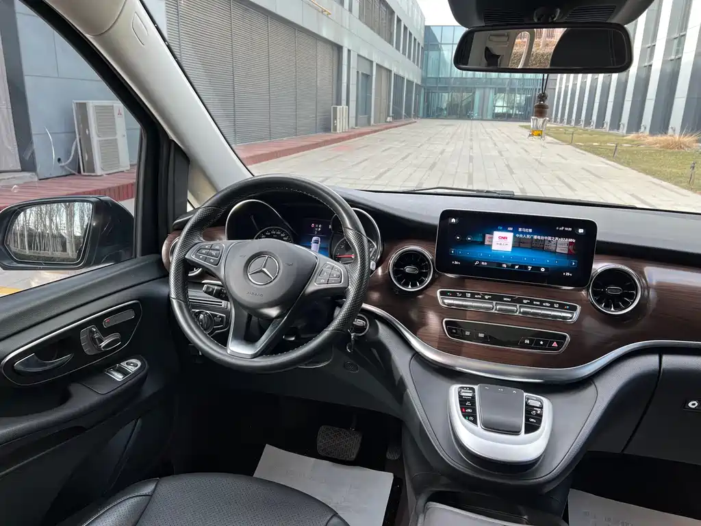 MERCEDES-BENZ V CLASS