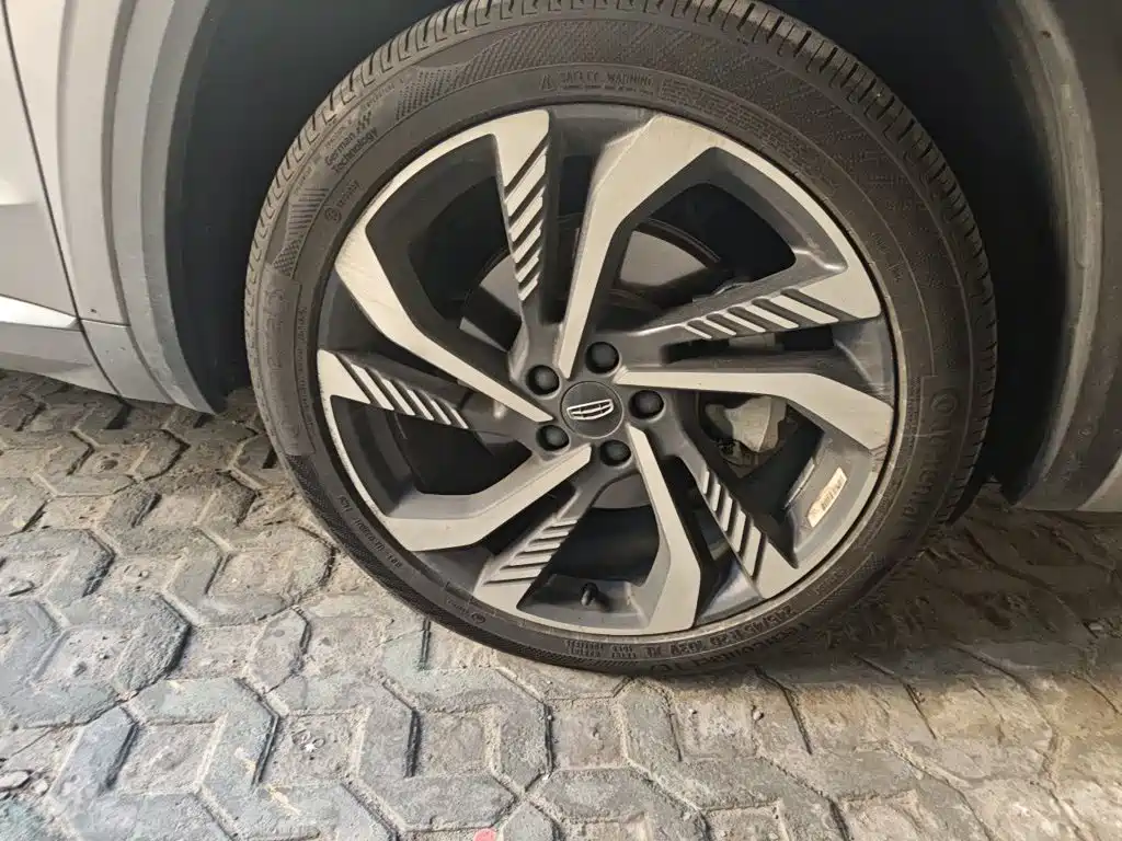 Geely Xingyue L — миниатюра 8