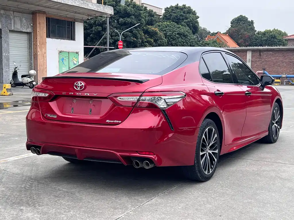 TOYOTA CAMRY