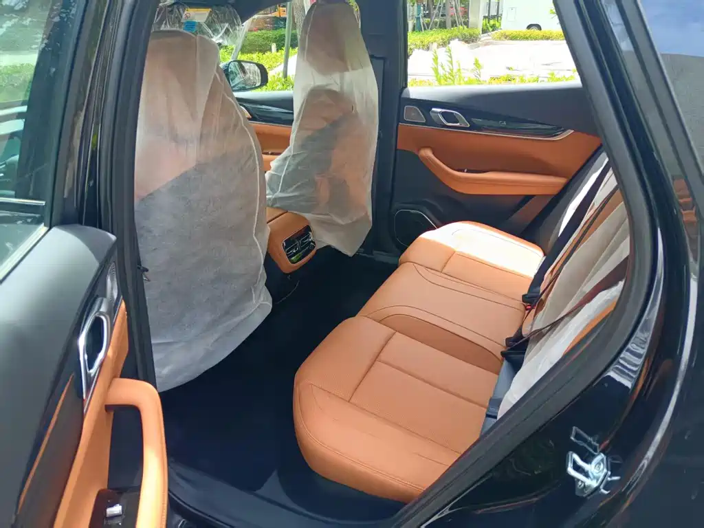 Geely Boyue L — миниатюра 9