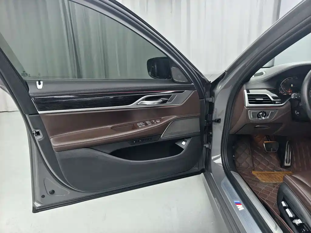 BMW 7 Series 7 2021 730Li M Sport
