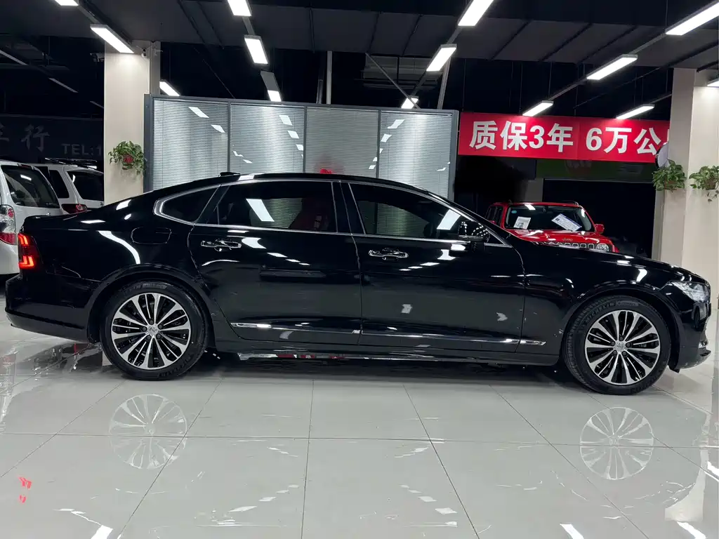 Volvo S90 2023 B5 Luxury