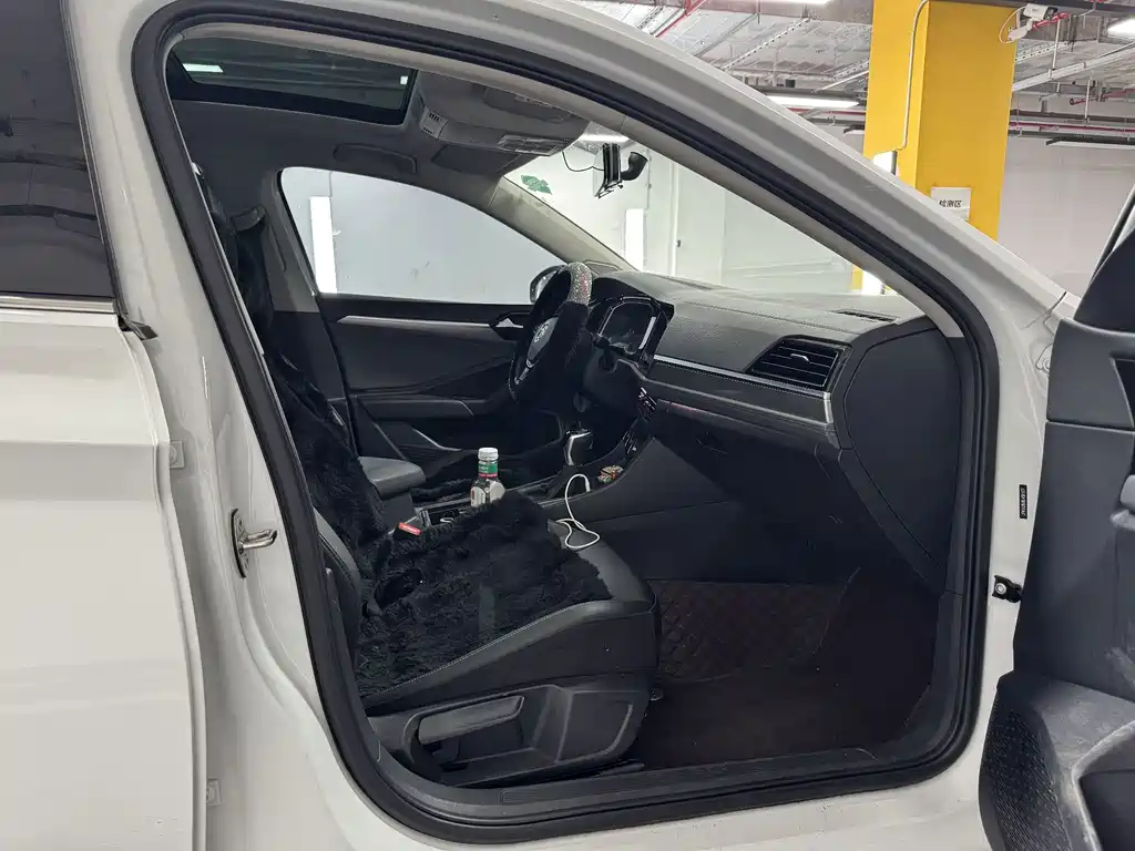 Volkswagen Sagitar — миниатюра 6